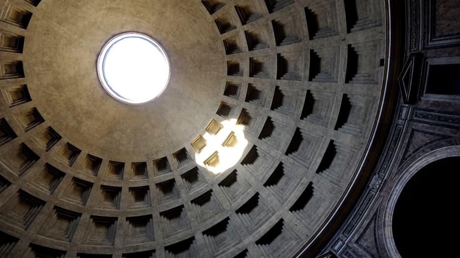 201113095632-pantheon-rome-oculus.jpg