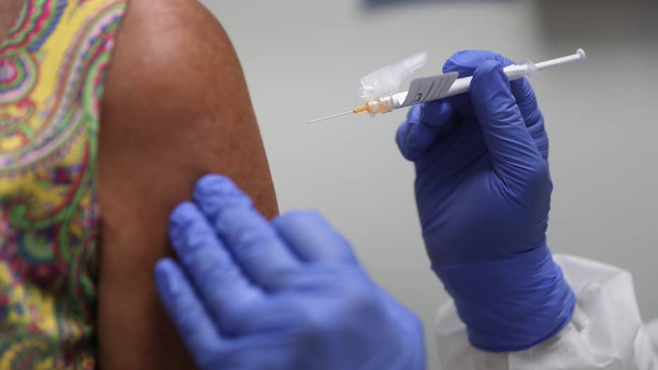 هل تكون الإصابة بفيروس كورونا بين جرعات اللقاح ممكنة؟