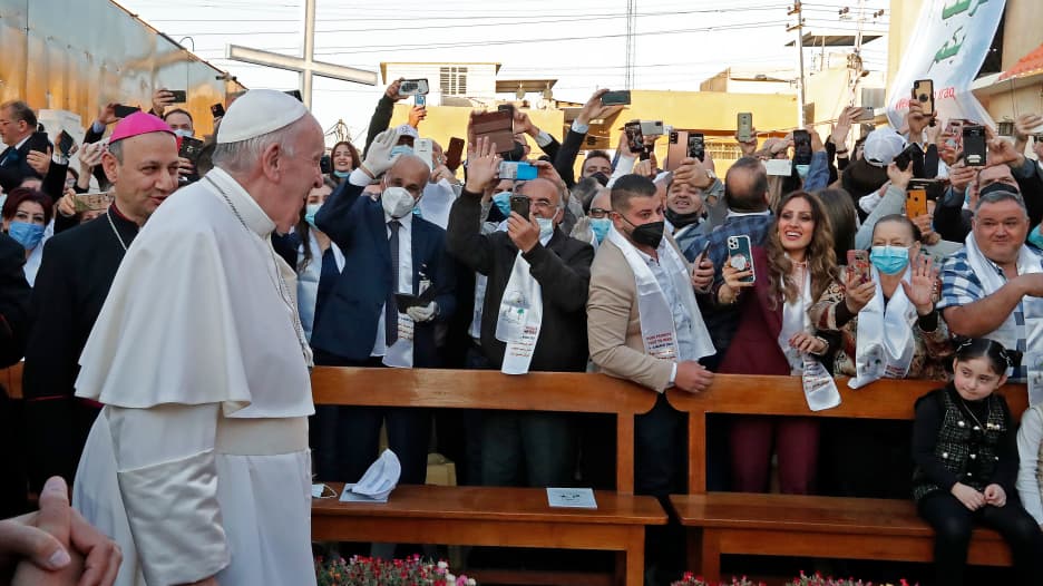 ما هي ارشادات فيروس كورونا التي يفرضها العراق خلال زيارة البابا فرنسيس الى البلاد؟