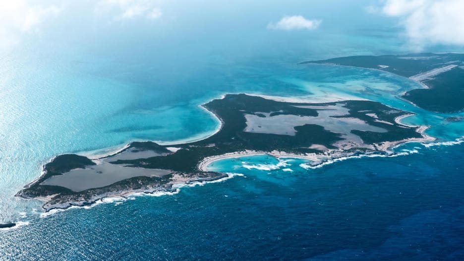 "جنة في البحر الكاريبي".. أكبر جزيرة في الباهاما للبيع بـ19.5 مليون دولار