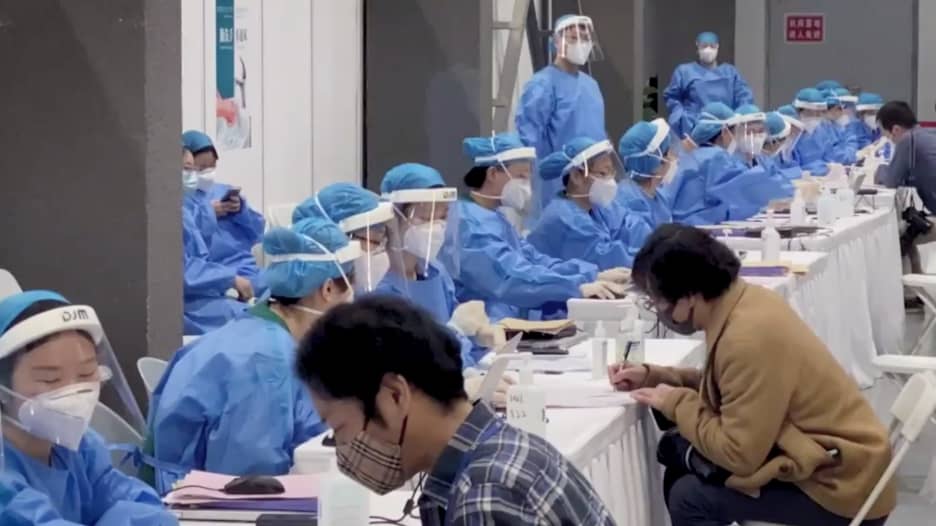 الصين تكثف معدلات التطعيم وسط "وضعية الحرب" لمكافحة كورونا