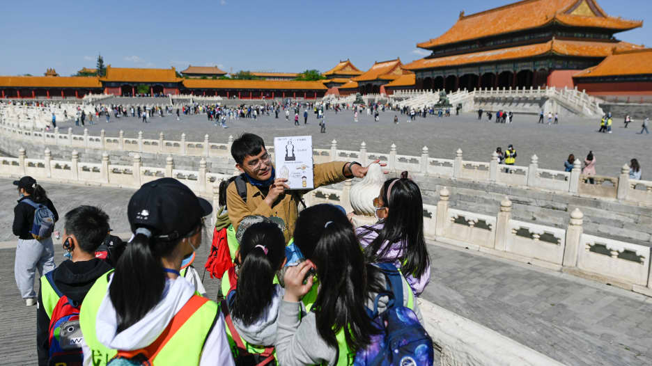 الصين تشهد ارتفاعًا كبيراً في السياحة الداخلية بعطلة عيد العمال.. محطمة أرقام قياسية سجلت قبل الوباء