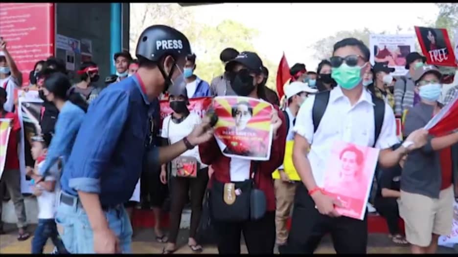 إعلام تحت الهجوم.. كيف يعمل الصحفيون في ظل الانقلاب العسكري بميانمار؟