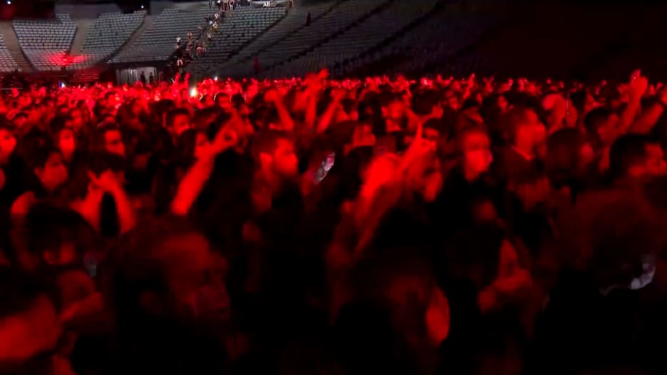 شاهد 5000 شخص يحضرون حفلة موسيقية في باريس لأول مرة منذ بداية أزمة فيروس كورونا