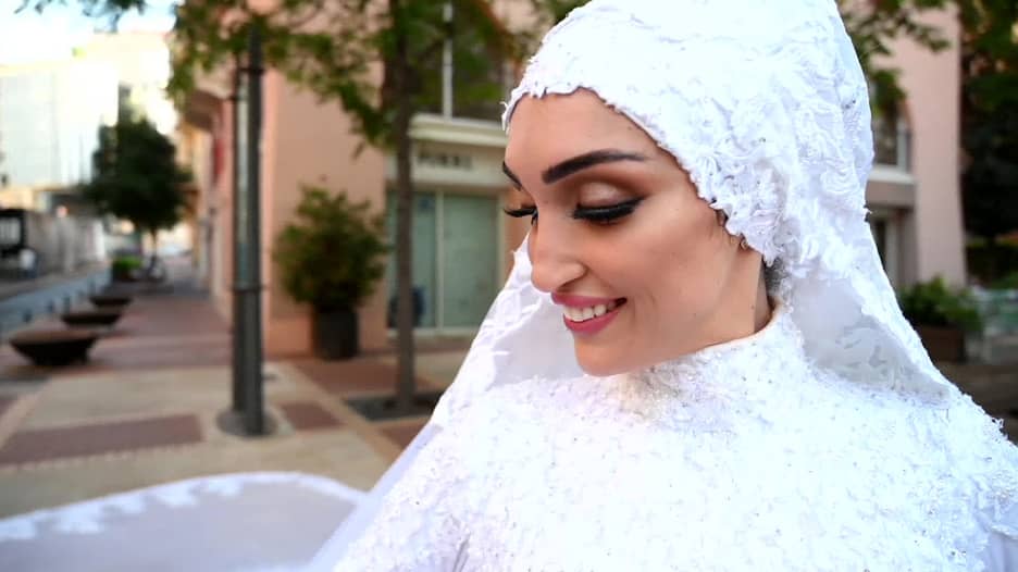 "عروس بيروت" بعد عام من الانفجار: نريد الأمان فقط