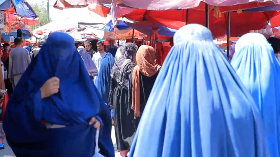 ناشطات أفغانيات يرفضن مغادرة البلاد من أجل ضمان حقوق النساء الباقيات