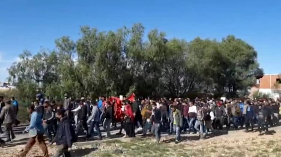 متظاهرون يتجمعون خارج منشأة للتخلص من النفايات في تونس