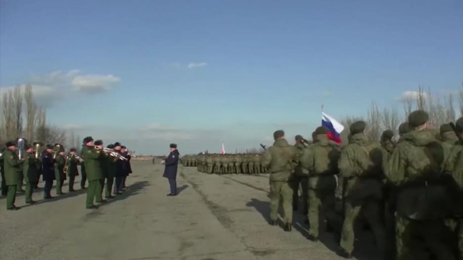 روسيا تواصل حشد قواتها على حدود أوكرانيا وسط مؤشرات باستمرار التوترات