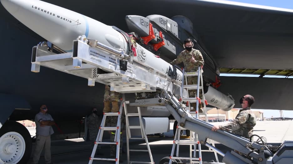 القوات الجوية الأمريكية تعلن نجاح اختبار صاروخ يفوق سرعة الصوت