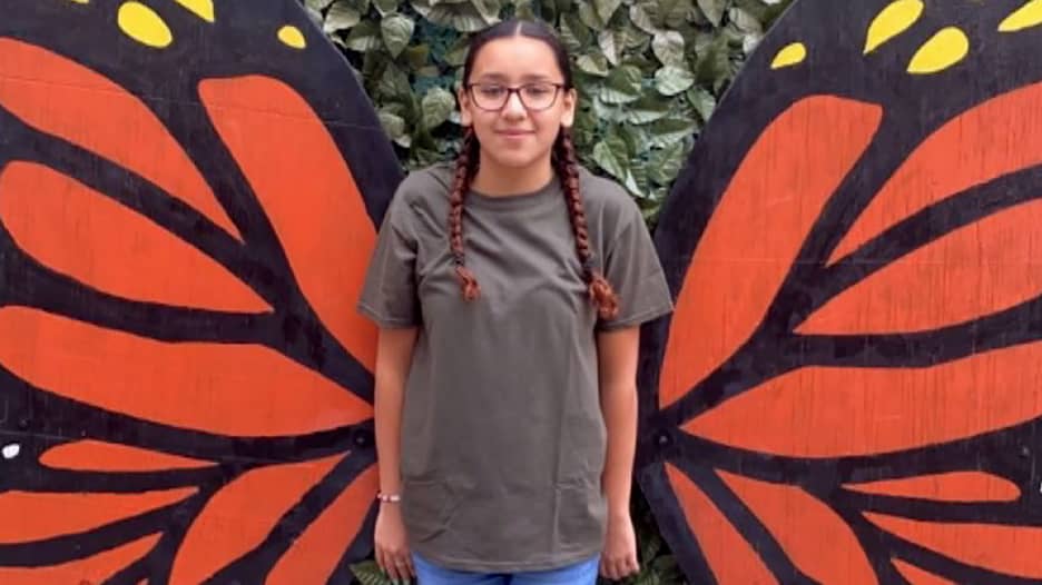 لطخت جسدها بدم صديقتها لتبدو ميتة.. فتاة بعمر 11 عامًا تصف كيف نجت من مطلق النار بمدرسة ابتدائية في تكساس