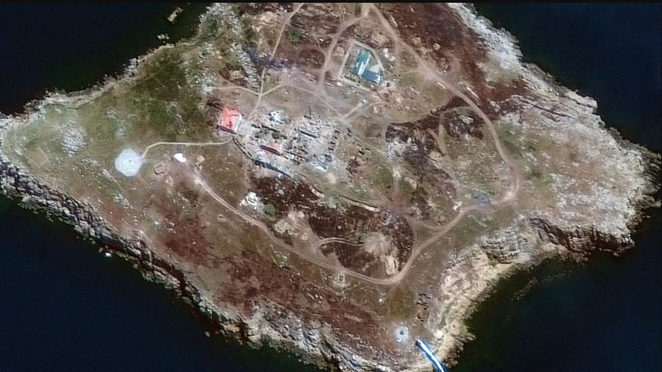 جزيرة الثعبان.. تعود رمز المقاومة الأوكرانية بعد إدعاءات متضاربة بانسحاب قوات روسيا منها