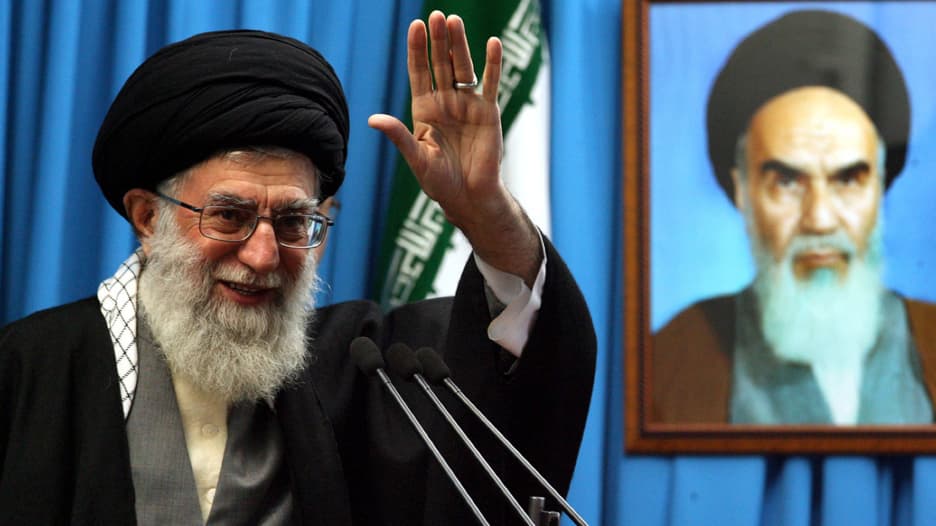 خبير إيراني يتوقع ما سيحدث في البلاد بعد وفاة المرشد الأعلى علي خامنئي