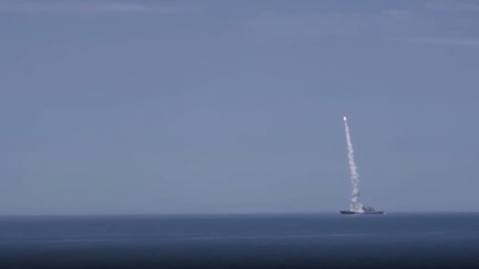 روسيا تنشر فيديو تزعم أنه يظهر لحظة قصف أوكرانيا بصواريخ من البحر