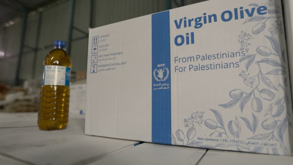 خطوة ستهدد ملايين الفلسطينيين.. برنامج الغذاء العالمي يعتزم تعليق المساعدات لغزة