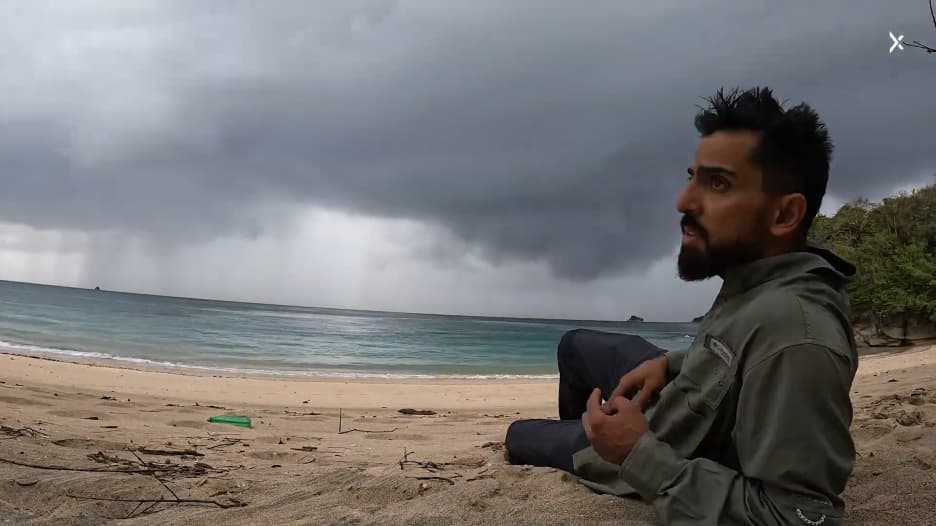 شاهد كيف قضى سعودي 3 أيام معزولًا على إحدى جزر بنما
