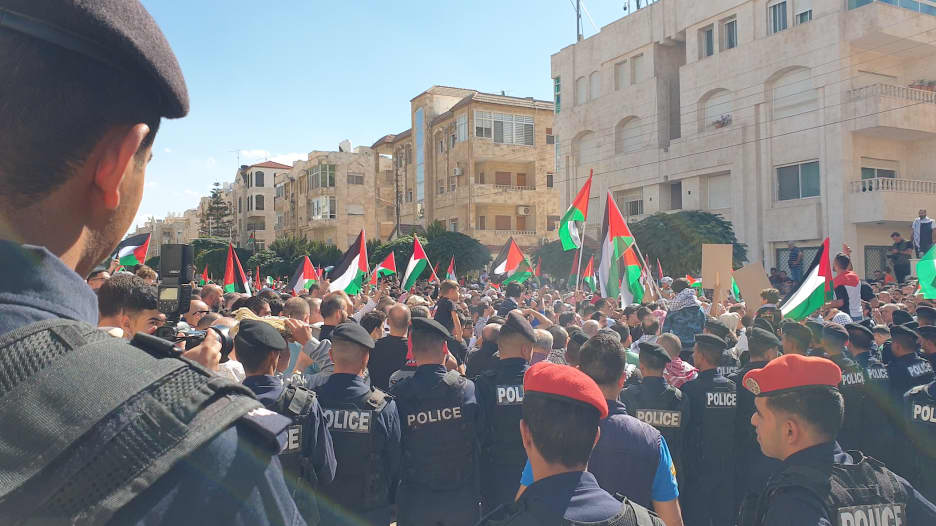 شاهد.. مظاهرات تضامنية مع الفلسطينيين في الأردن الجمعة