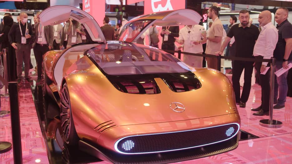 سيارة "مرسيدس-بنز" من المستقبل.. كيف تبدو من الداخل؟