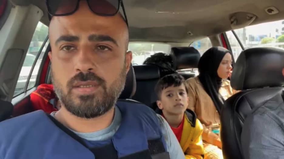 تغطية حصرية من إبراهيم دهمان صحفي CNN داخل غزة مع عائلته في طريق بحثه عن الأمان