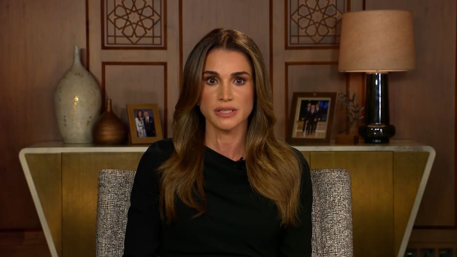 في حوار على CNN.. الملكة رانيا تسأل أمانبور عن قصة "قطع رؤوس الأطفال الإسرائيليين"