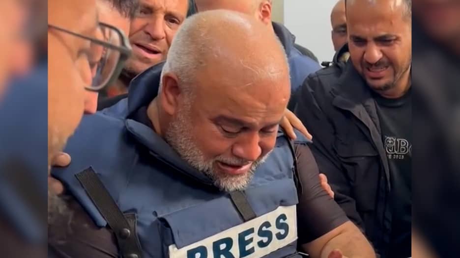 وائل الدحدوح بعد مقتل نجله حمزة: آمل أن يكون آخر الصحفيين الذين يُقتلون بغزة