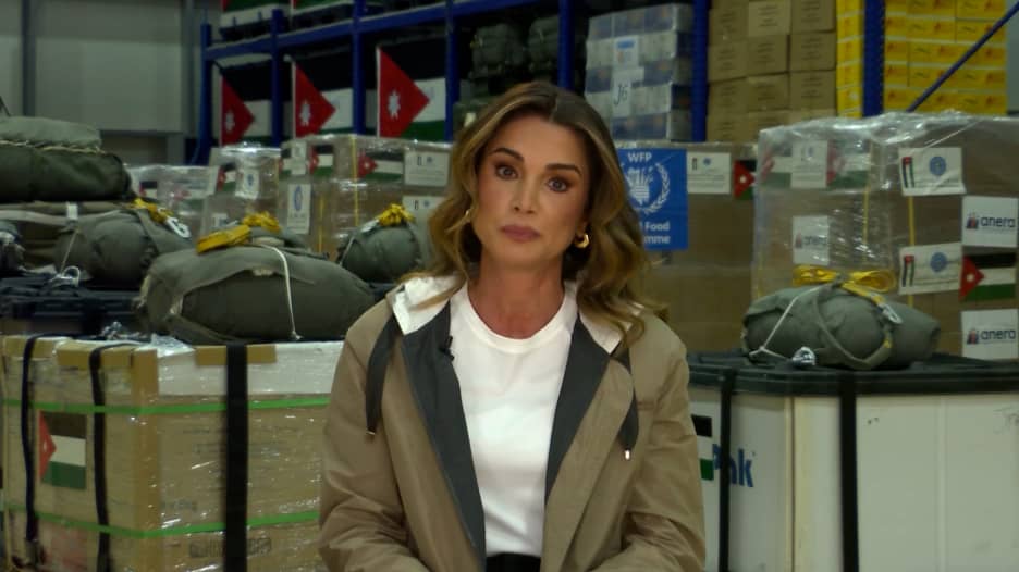 الملكة رانيا لـCNN: لا يمكننا إنقاذ الناس من الجوع في غزة ثم نقصفهم حتى الموت.. ووقف إطلاق النار "الأولوية رقم واحد"