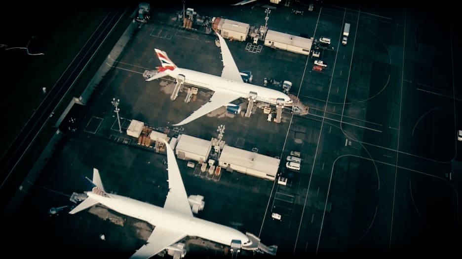 مدير سابق في شركة "بوينغ" يكشف عن استخدام أجزاء معطوبة في الطائرات