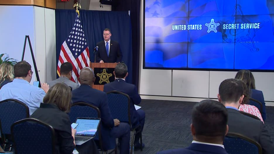 إخفاقات خطيرة.. إليكم ما خلص اليه تحقيق جديد حول محاولة اغتيال ترامب