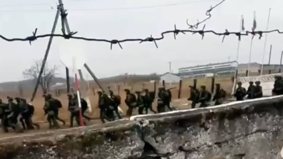 فيديو يظهر جنودا من كوريا الشمالية في روسيا.. هل يستعدون لدخول أوكرانيا؟