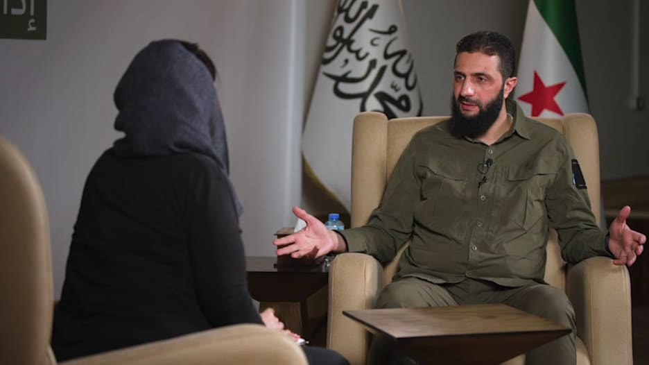 مذيعة CNN للجولاني: ما هو موقفكم من وجود قوات أمريكية في سوريا؟ شاهد كيف أجاب