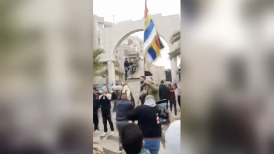 لماذا انهارت قوات الأسد بسرعة أمام المعارضة السورية المسلحة؟