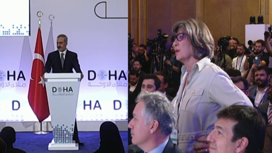 مذيعة CNN لوزير خارجية تركيا: هل تعرف أين الرئيس الأسد؟ شاهد كيف رد