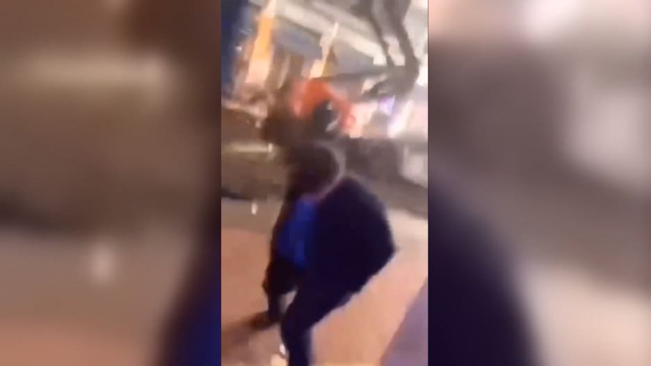 دهس تلاه إطلاق نار.. كاميرا ترصد اللحظة المروعة في نيو أورليانز بأمريكا