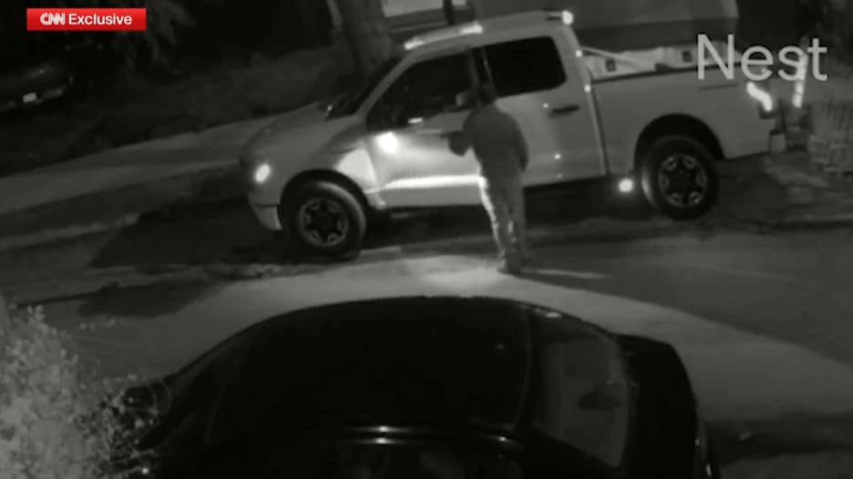 مقاطع فيديو جديدة وحصرية.. تُظهر ما فعله شمس الدين جبار قبل هجوم نيو أورليانز بفترة وجيزة