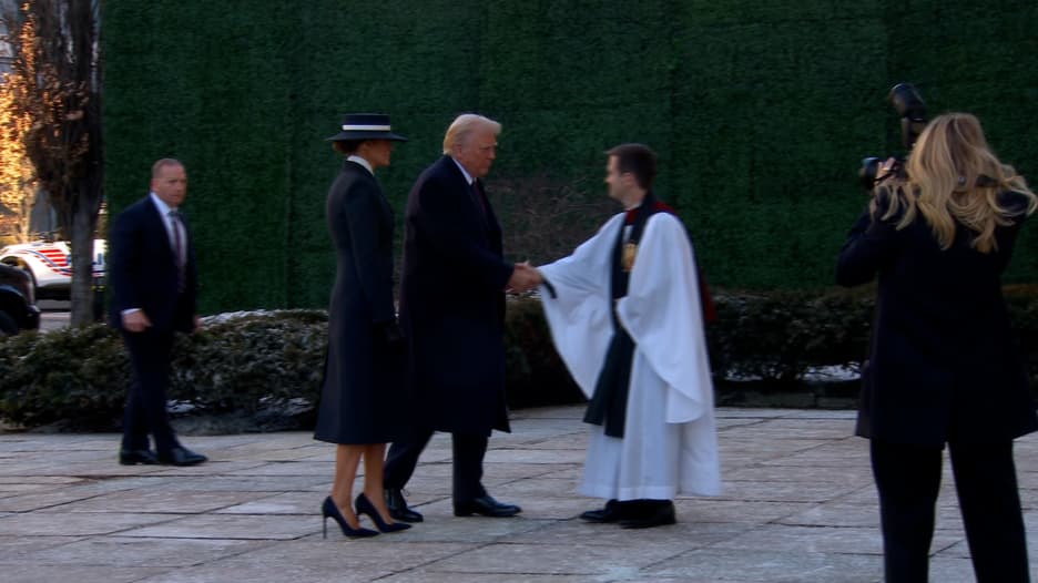 لحظة وصول ترامب وميلانيا إلى كنيسة جون إيبيسكوبال قبل مراسم التنصيب