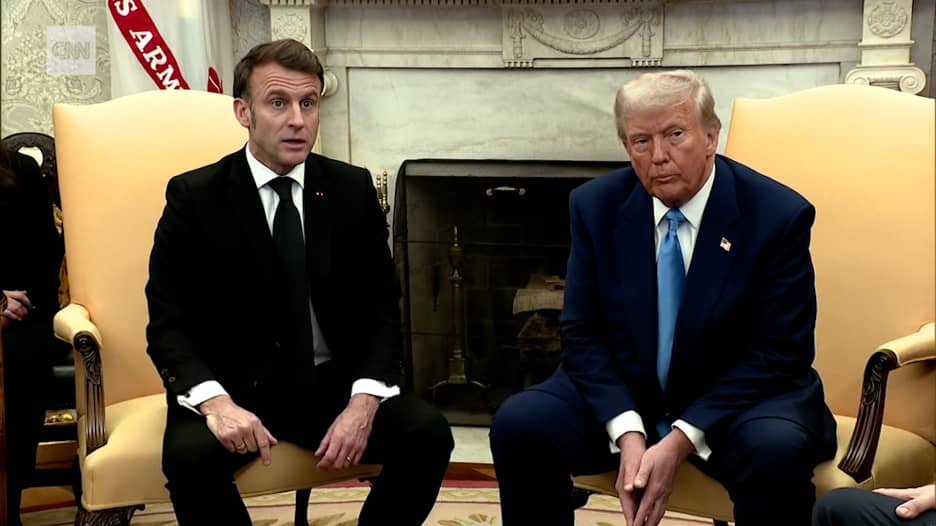 رفض ادعاء رئيس أمريكا.. شاهد ماكرون يقاطع ترامب ويوضح كيف قدمت أوروبا الأموال لأوكرانيا