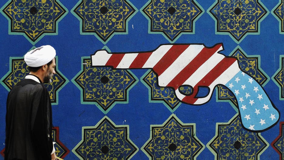 ولي نصر لـCNN: الولايات المتحدة قد تبدأ حربًا مع إيران لكنها لن تتمكن من إنهائها