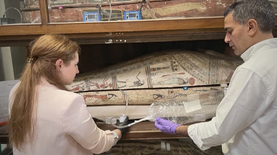 لماذا يرغب العلماء في شمّ المومياوات المصرية القديمة؟