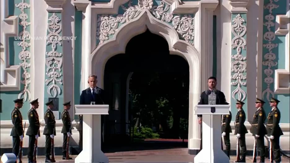 في عيد استقلالها.. ترامب يحيي شجاعة أوكرانيا وزيلينسكي يتعهد بالانتصار على روسيا