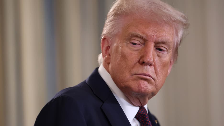 ترامب يعلن عن خطة لإنشاء "مجلس السلام".. شاهد كيف وصفه ومن سيرأسه