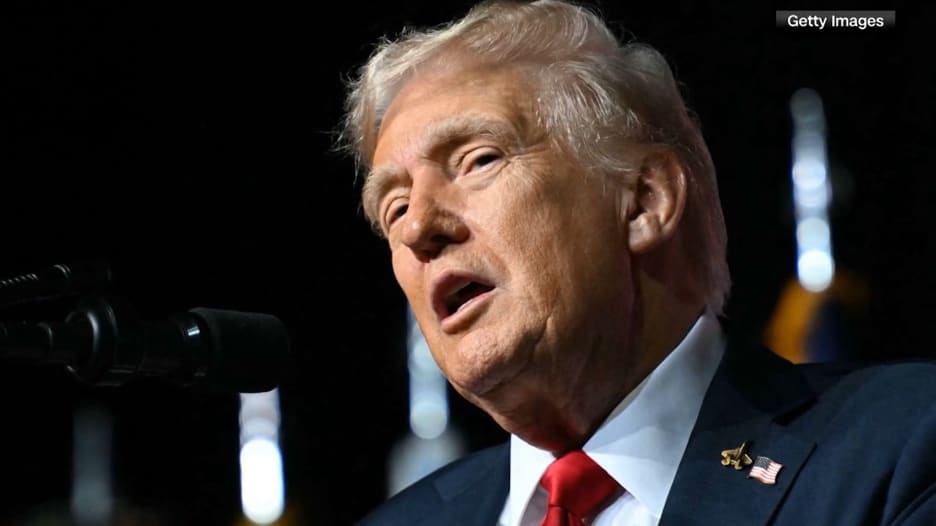 ترامب يدعو إسرائيل لوقف قصف غزة بعد رد حماس على خطته.. هل نقترب من نهاية الحرب؟