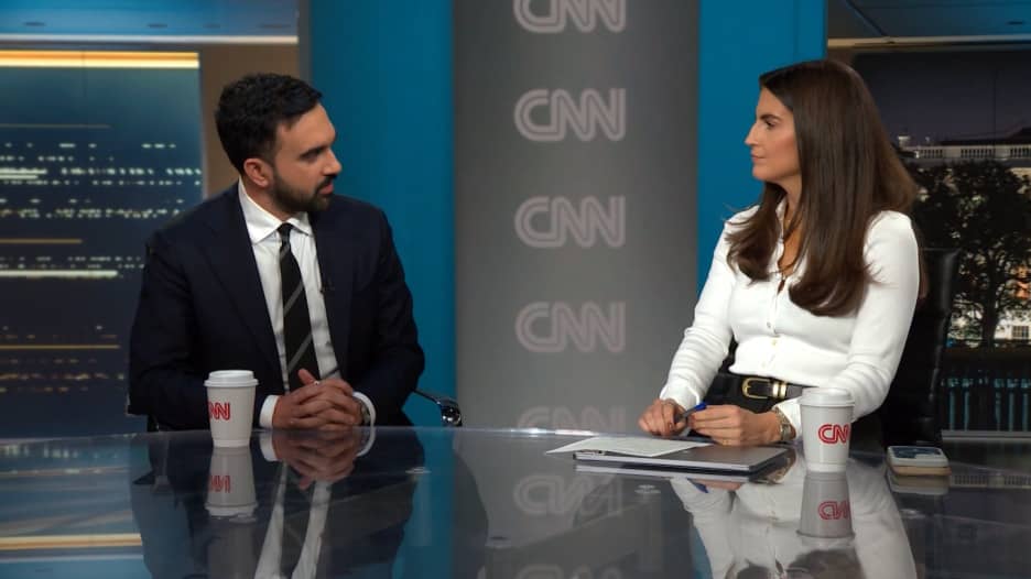 مذيعة CNN لممداني: هل يستحق ترامب الثناء على وقف إطلاق النار في غزة؟ شاهد كيف رد