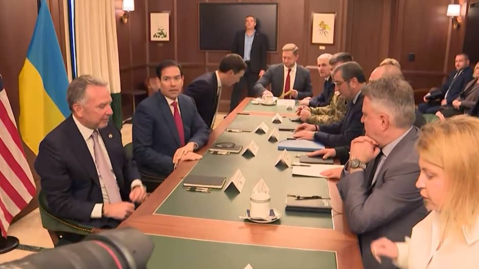 دبلوماسية أمريكا تواجه اختبار الكرملين.. هل ستنجح في إنهاء حرب أوكرانيا؟