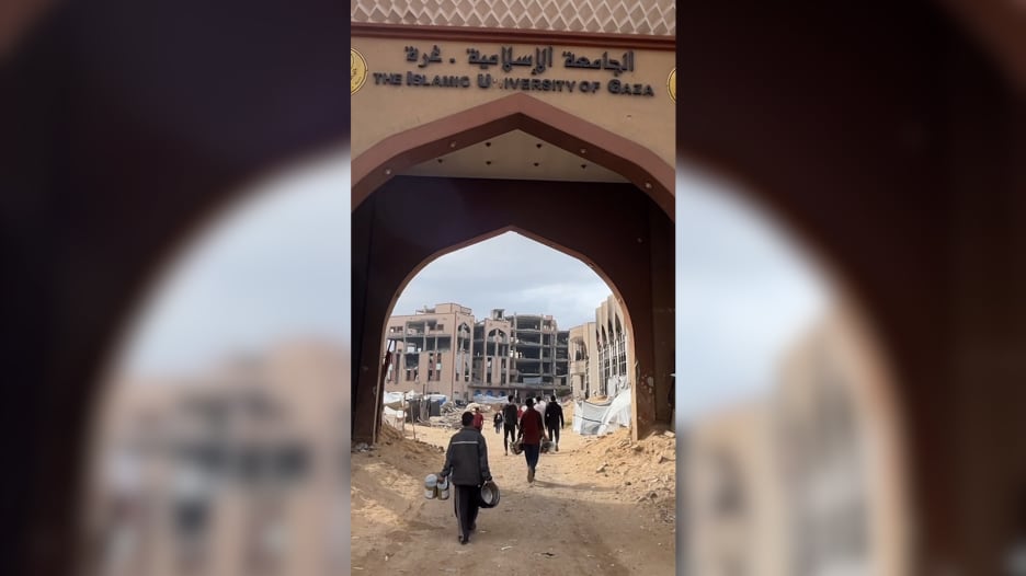 لأول مرة منذ عامين.. شاهد كيف عاد طلاب غزة إلى مدارسهم المدمرة