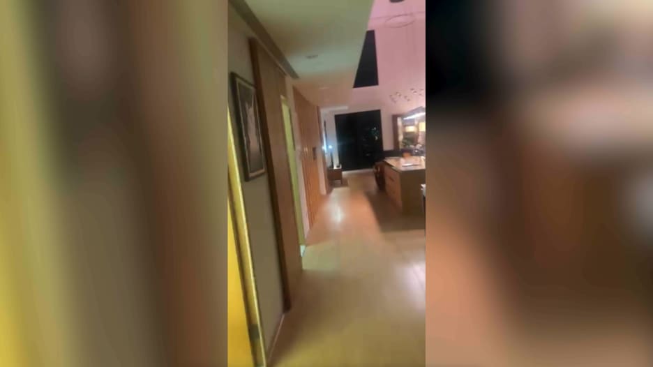 شاهد.. مراسل CNN يوثق من داخل شقته لحظة وقوع زلزال في تايوان بقوة 6.6 درجة