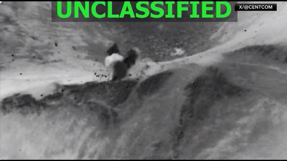 واشنطن "تنتقم".. لقطات ترصد هجوم أمريكا الجوي "مستهدفة داعش" بسوريا