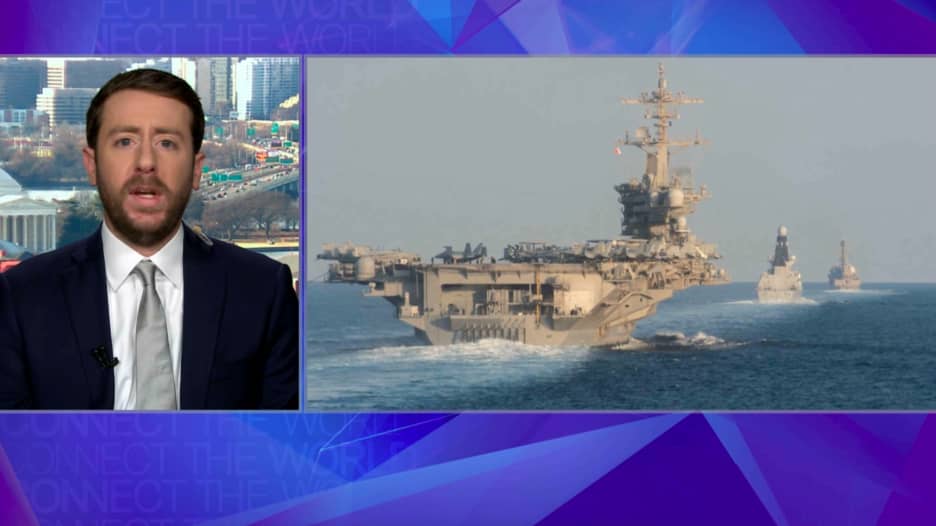 ما الذي يشير إليه تحرّك حاملة الطائرات الأمريكية نحو المنطقة؟.. مراسل CNN يوضح