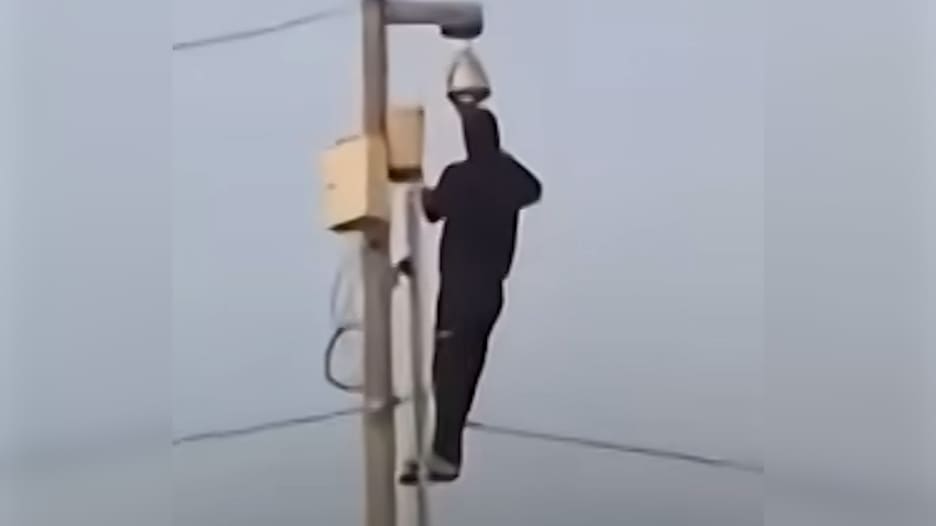 منها تقنية التعرف إلى الوجوه.. هل استُخدمت إيران أنظمة مراقبة صينية لقمع الاحتجاجات؟