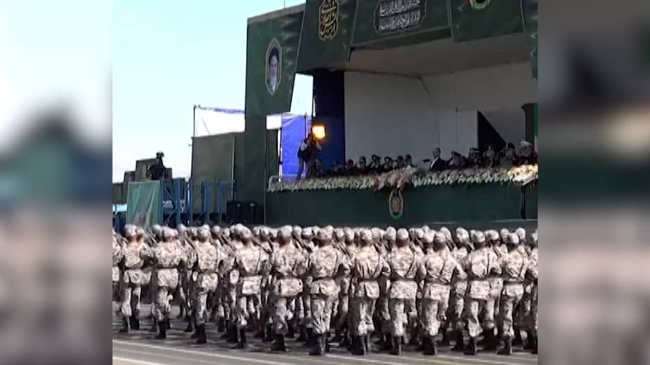 شاهد.. كيف يمكن لإيران الردّ في حال شنت الولايات المتحدة ضربات عسكرية ضدّها؟