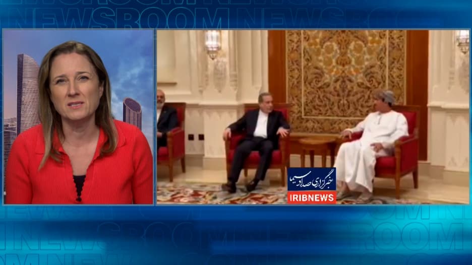 مسقط تجمع الخصمين.. إليكم ما نعلمه عن المفاوضات بين أمريكا وإيران في عُمان