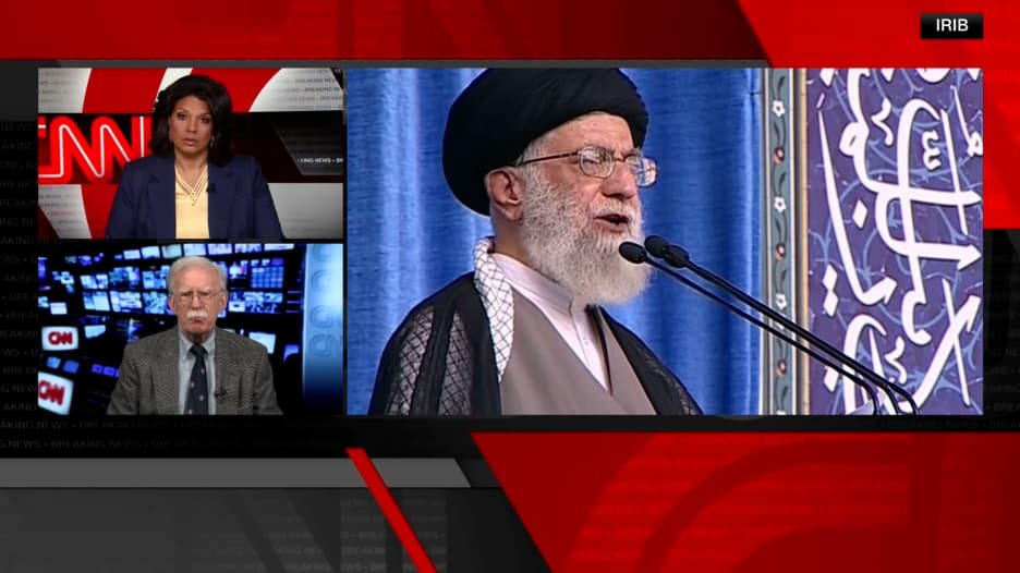 "يستحق ذلك".. شاهد رد فعل جون بولتون بعد تأكيد وسائل إعلام إيرانية مقتل خامنئي